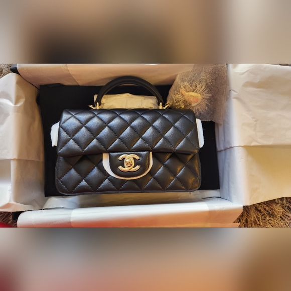 Chanel Mini Flap Bag with Lion charm - Picture 5 of 5
